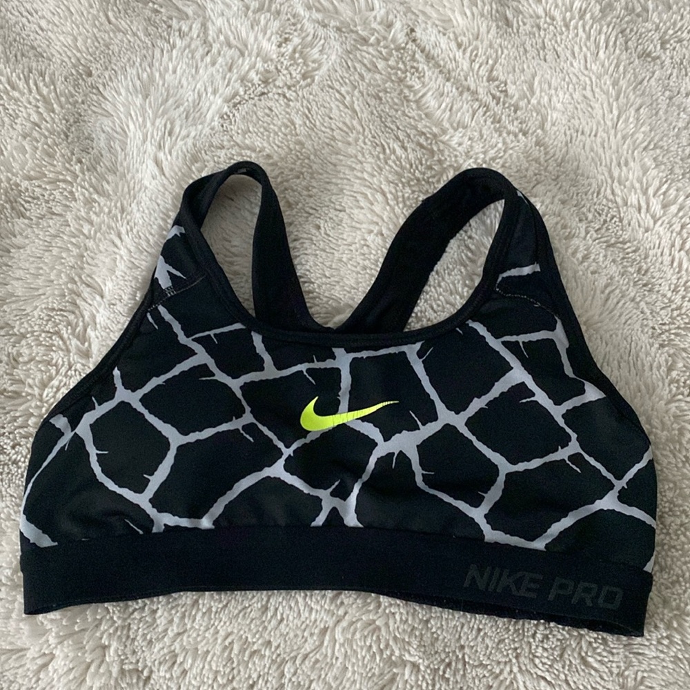 Nike pro sports bra